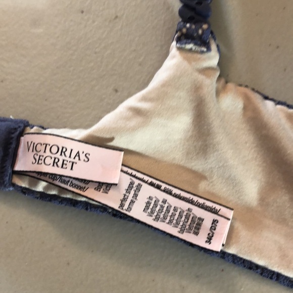 Victoria’s Secret 34 C bra gently used - Picture 2 of 2